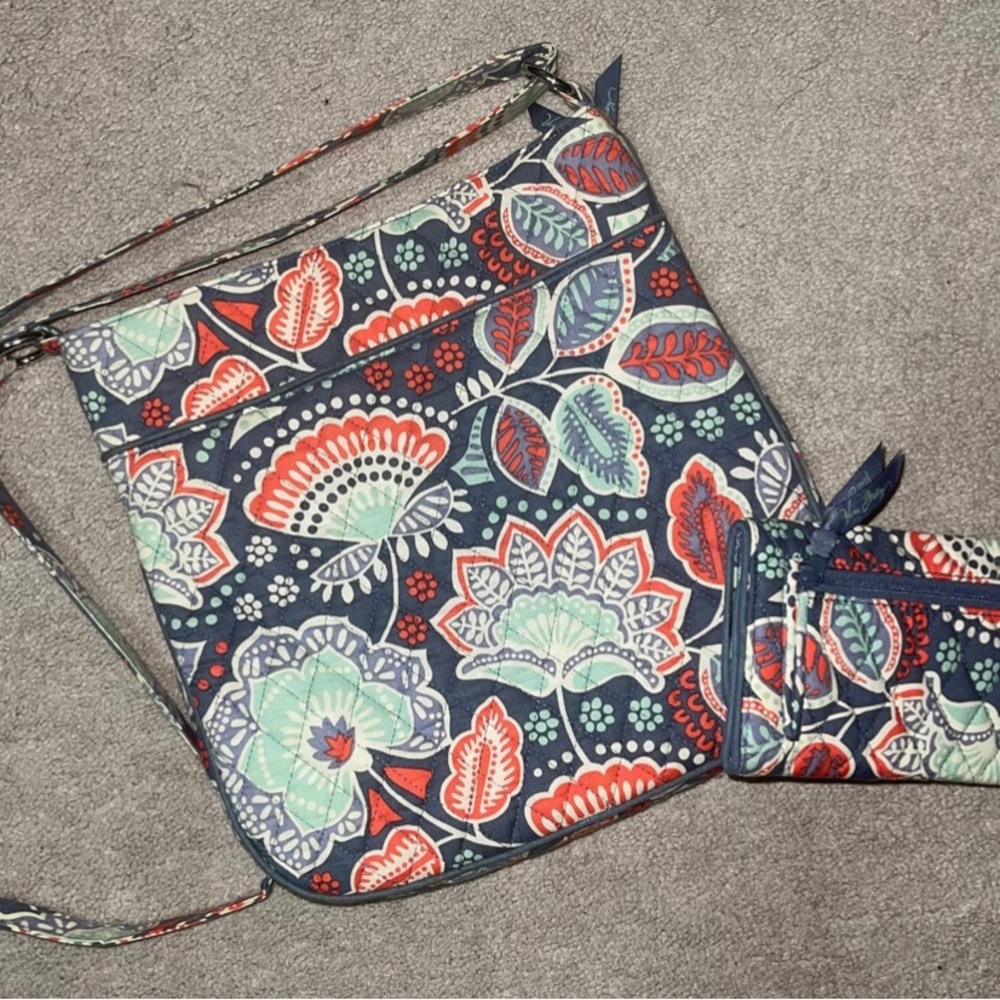 Vera Bradley Crossbody and Wallet Set Gently Used Pretty Set